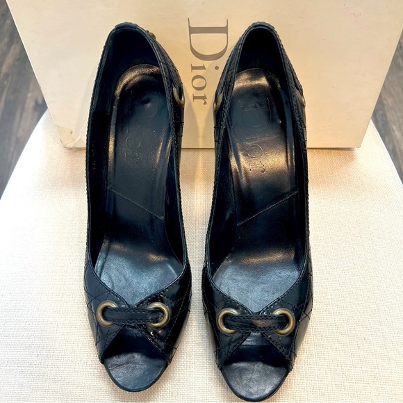 Christian DIOR Vintage Cannage High Heel Black Patent Leather Peep Toe Pumps 8.5 - Picture 1 of 17